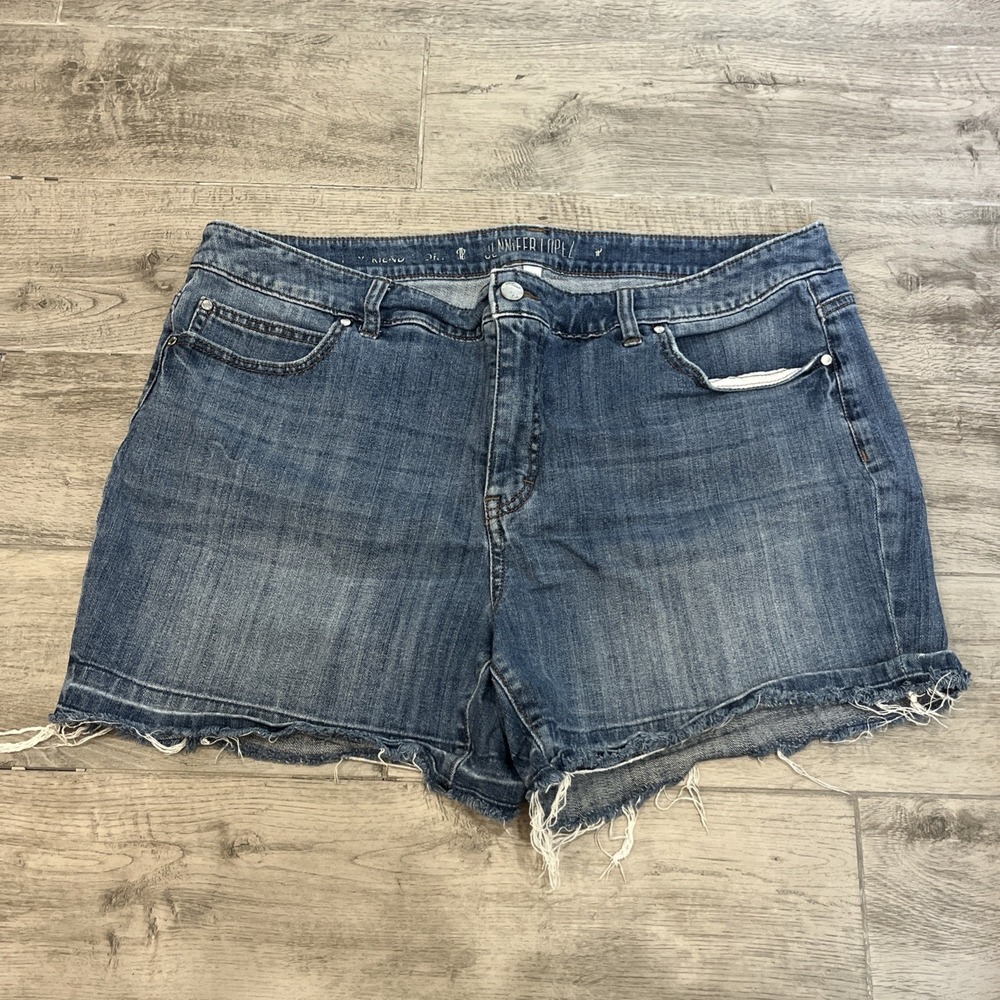 Jennifer Lopez Light Wash Denim Shorts Boyfriend Short Size 18 Frayed Hem